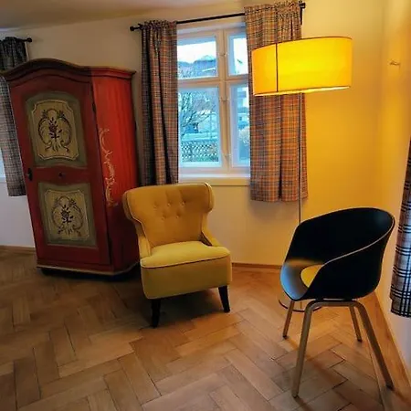 Resl - Geschmackvoll Renoviert & Zentral Im Historischen Schindelhaus Apartment