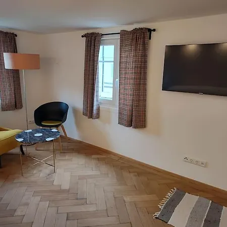 Apartment Resl - Geschmackvoll Renoviert & Zentral Im Historischen Schindelhaus *