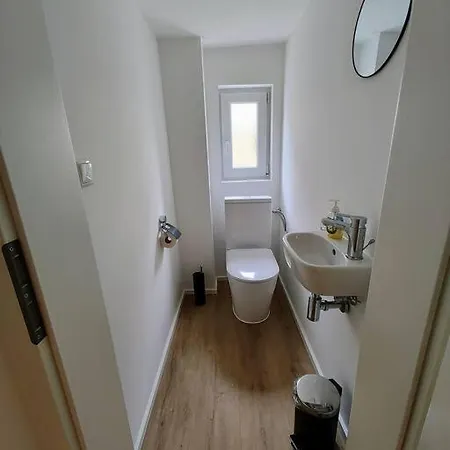 Apartment Resl - Geschmackvoll Renoviert & Zentral Im Historischen Schindelhaus