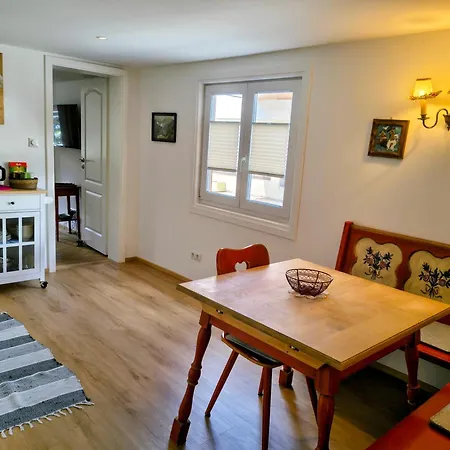 Apartment Resl - Geschmackvoll Renoviert&zentral Im Historischen Schindelhaus