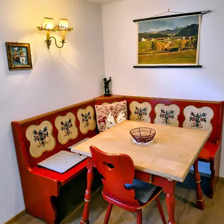 Apartment Resl - Geschmackvoll Renoviert & Zentral Im Historischen Schindelhaus Oberstaufen